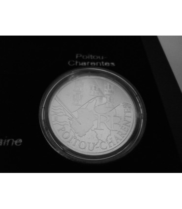 10 Euro POITOU CHARENTES - caractéristiques
 
Diamètre: 29,00 mm
Poids: 10,00 g
Métal: Argent 925/1000
Faciale: 10 €
Qualité: UN