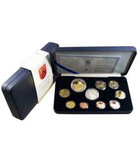 BE FINLANDE 2005 - Description:
Ce coffret BE 2005 Finlande contient  les pièces de 1 cent à 1 euro. " Ce
coffret contient égale